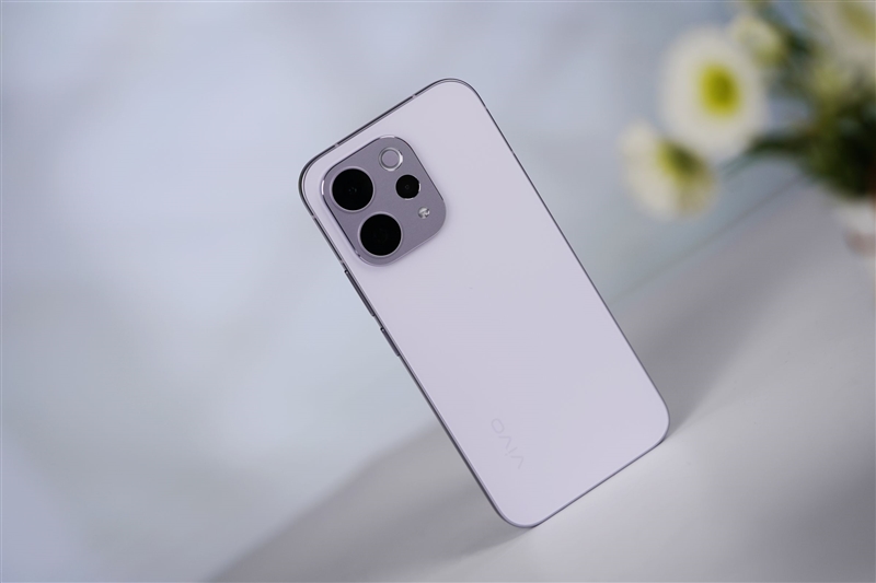 无感握持、出片惊艳！vivo S50首发全面评测：颜值与实力并存的全能旗舰